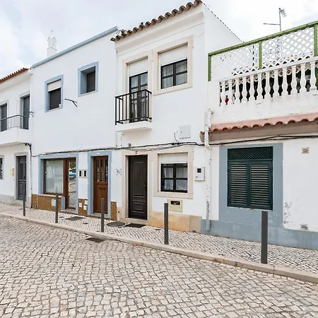 New!! 1 Bedroom Center - R. Freiras