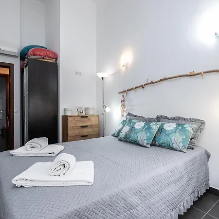 New!! 1 Bedroom Center - R. Freiras 아파트 *