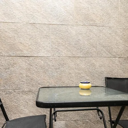 New!! 1 Bedroom Center - R. Freiras *