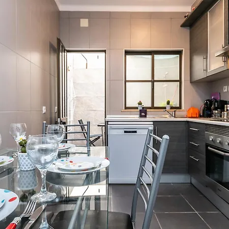 New!! 1 Bedroom Center - R. Freiras تافيرا