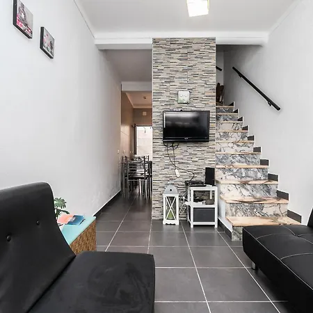 New!! 1 Bedroom Center - R. Freiras