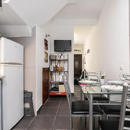 New!! 1 Bedroom Center - R. Freiras Apartman