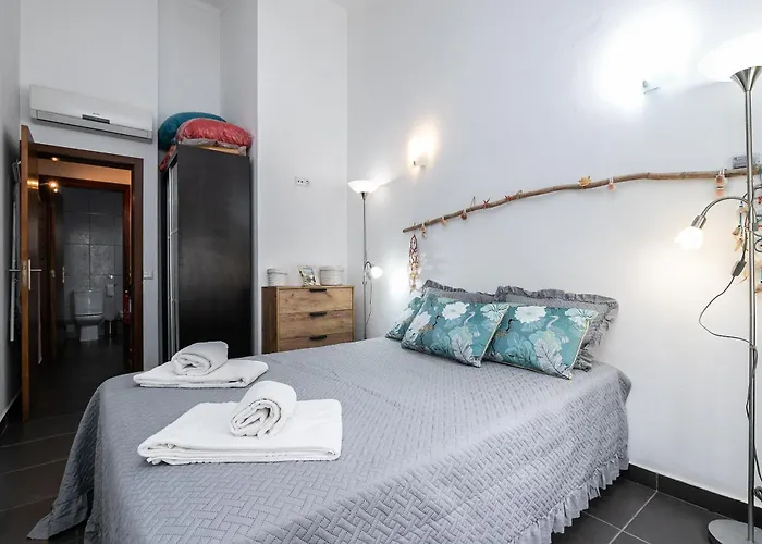 New!! 1 Bedroom Center - R. Freiras 아파트 *