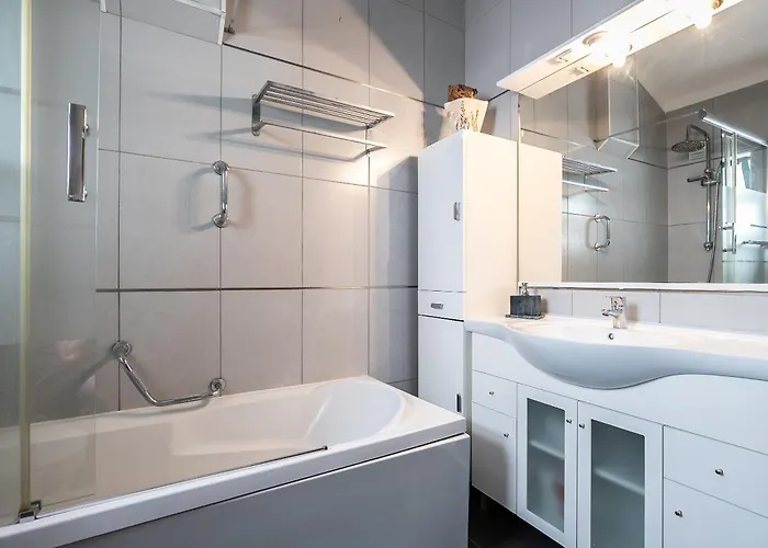 아파트 New!! 1 Bedroom Center - R. Freiras *