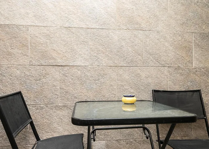 New!! 1 Bedroom Center - R. Freiras *