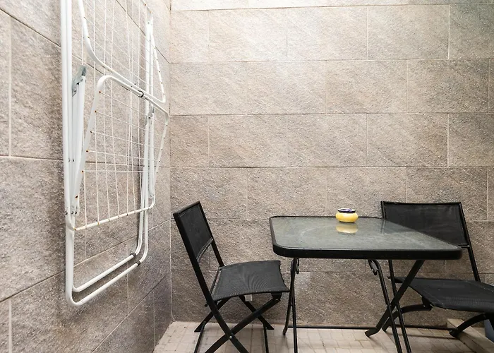 New!! 1 Bedroom Center - R. Freiras * 타비라