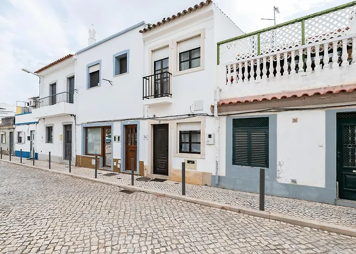 New!! 1 Bedroom Center - R. Freiras