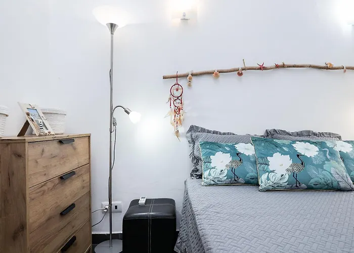 New!! 1 Bedroom Center - R. Freiras *