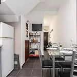 New!! 1 Bedroom Center - R. Freiras Lägenhet
